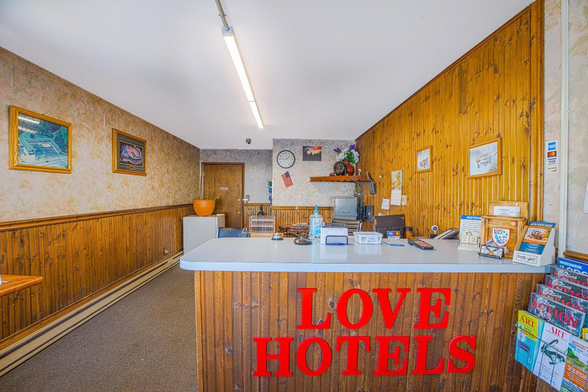 Love Hotels Tomahawk By Oyo At Lake Mohawksin Wi מראה חיצוני תמונה