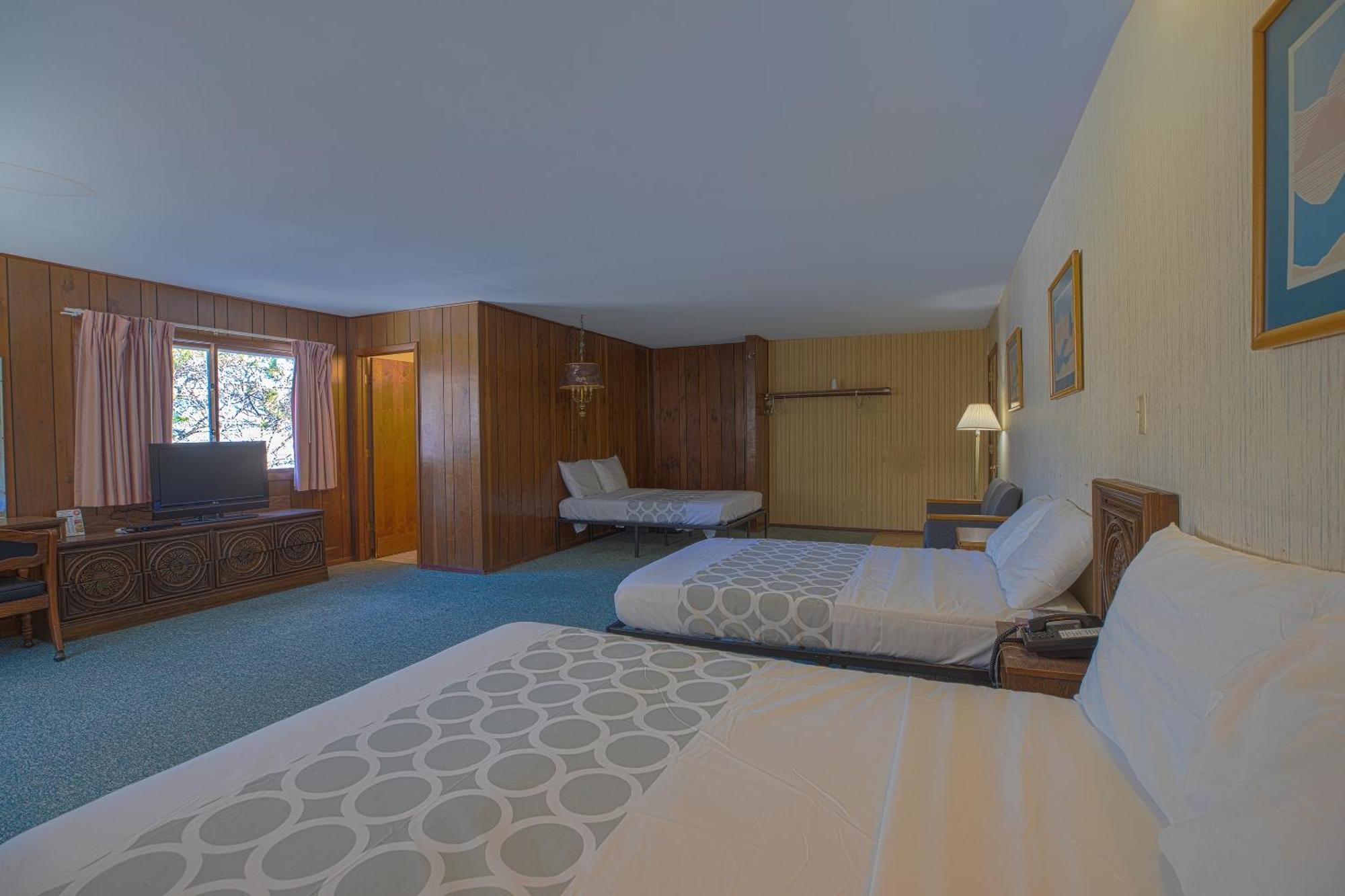 Love Hotels Tomahawk By Oyo At Lake Mohawksin Wi מראה חיצוני תמונה