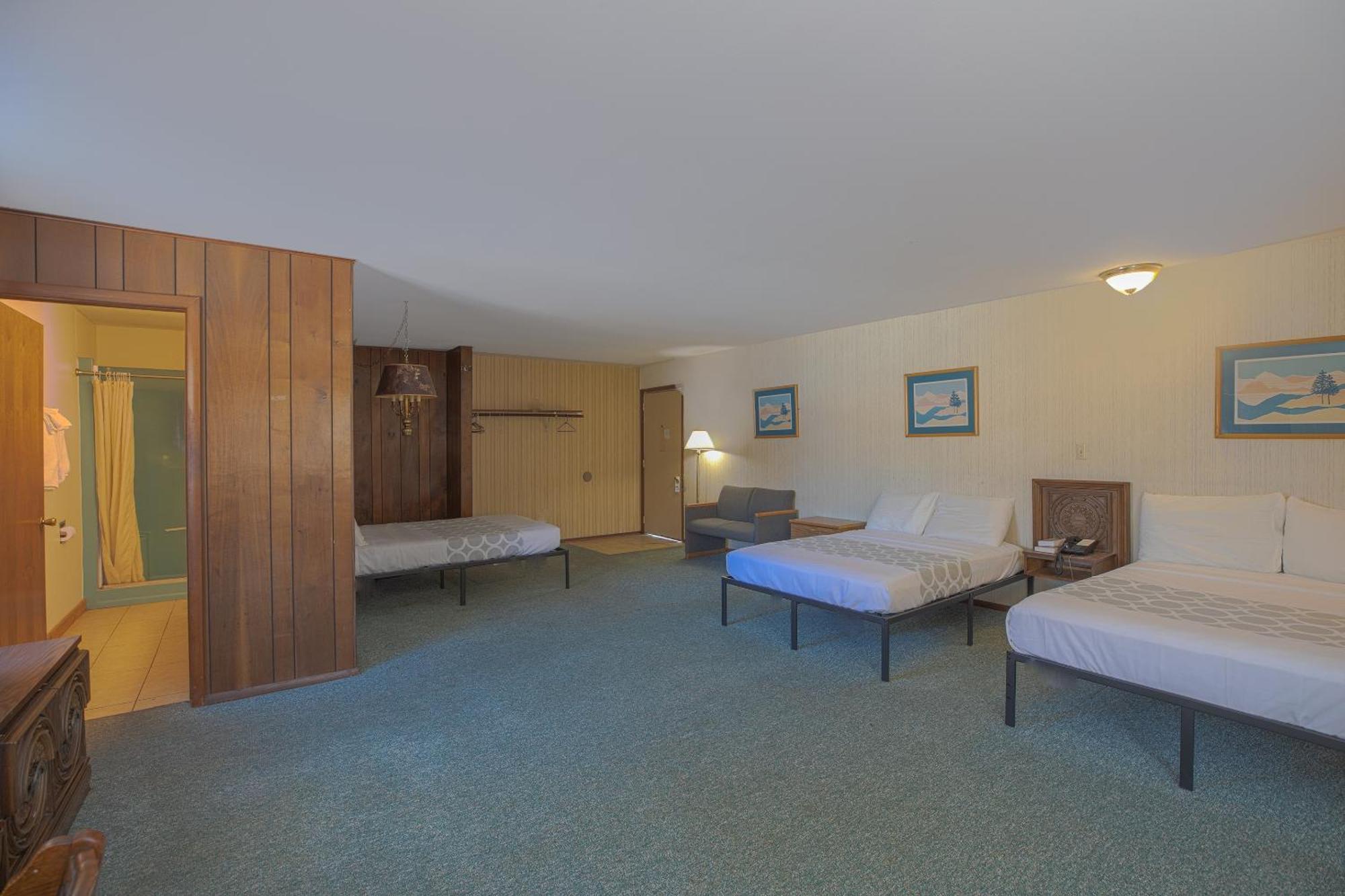Love Hotels Tomahawk By Oyo At Lake Mohawksin Wi מראה חיצוני תמונה
