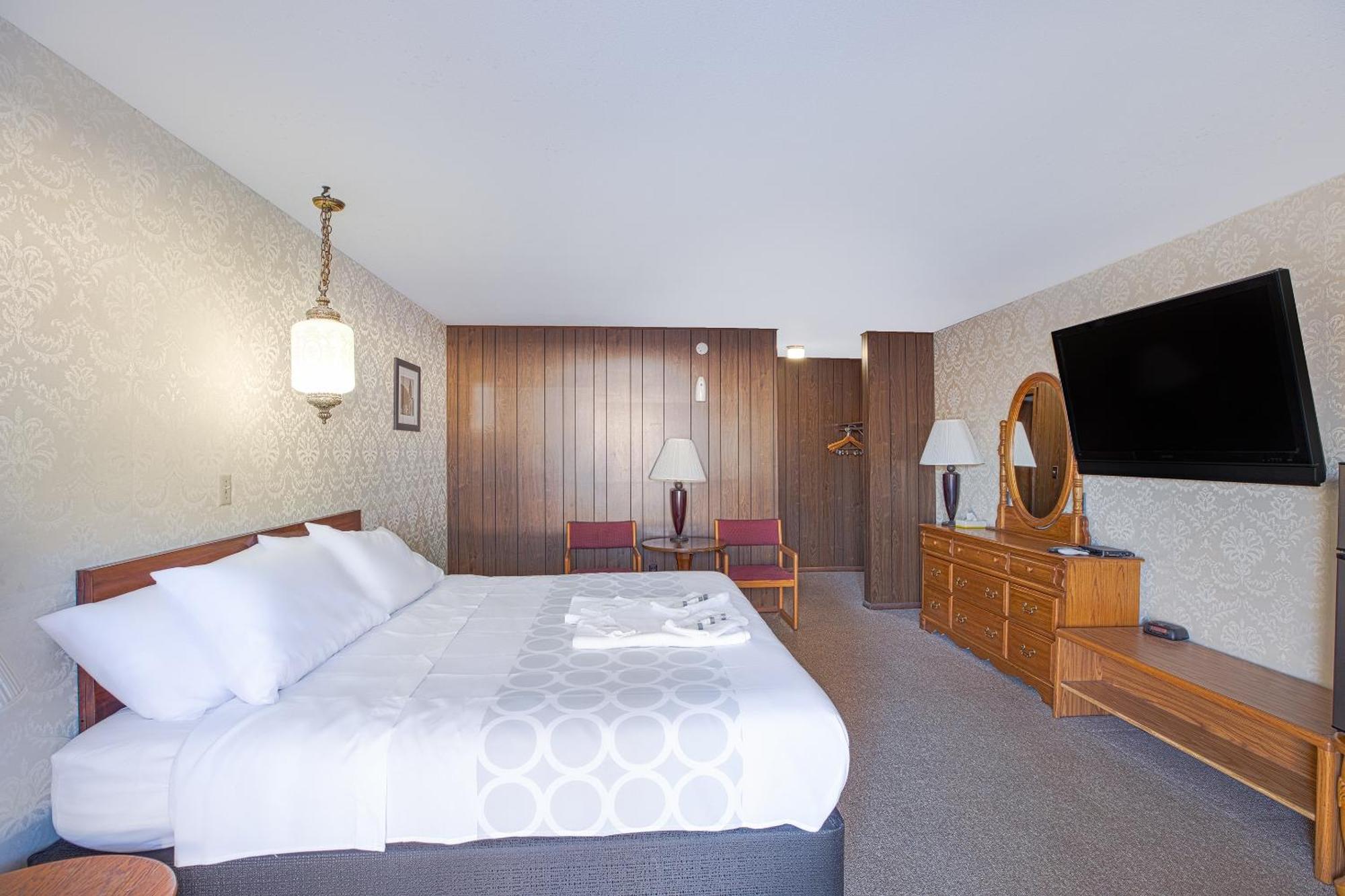 Love Hotels Tomahawk By Oyo At Lake Mohawksin Wi מראה חיצוני תמונה